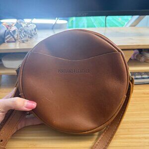 Portland Leather Goods Circle Crossbody in Honey